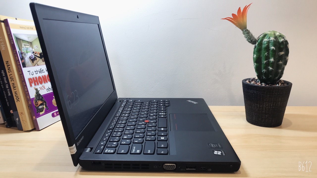 Laptop Lenovo ThinkPad X240 (Core i5 - 4300U, RAM 8GB, SSD 256GB, 12.5 inch  HD)